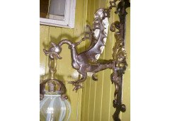A hand wrought iron dragon wall light with original Vaseline flame shade. - Thumbnail 5