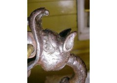 A hand wrought iron dragon wall light with original Vaseline flame shade. - Thumbnail 7