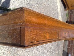 Shapland and Petter. A stunning oak treble wardrobe and matching chest-of-drawers/cupboard - Thumbnail 5