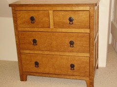 Alan Acornman Grainger. A chest of drawers with five drawers - Thumbnail 1