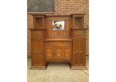 Maple and Co. An Arts and Crafts quality oak sideboard - Thumbnail 1