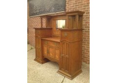 Maple and Co. An Arts and Crafts quality oak sideboard - Thumbnail 2