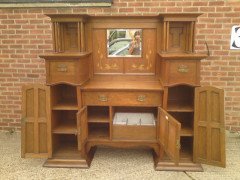 Maple and Co. An Arts and Crafts quality oak sideboard - Thumbnail 4