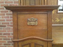Maple and Co. An Arts and Crafts quality oak sideboard - Thumbnail 10