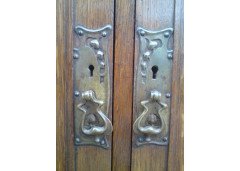 Maple and Co. An Arts and Crafts quality oak sideboard - Thumbnail 26