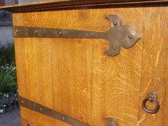 M H Baillie Scott for John Broadwood. An oak Arts and Crafts Manxman Piano - Thumbnail 3