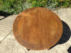 Arthur Simpson. A good quality Arts and Crafts oak sidetable - Thumbnail 2