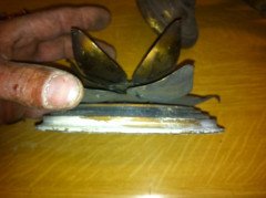 A set of three Arts and Crafts brass floral leaf ceiling lights - Thumbnail 4