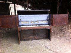 M H Baillie Scott for John Broadwood. An oak Arts and Crafts Manxman Piano - Thumbnail 7