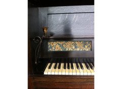 M H Baillie Scott for John Broadwood. An oak Arts and Crafts Manxman Piano - Thumbnail 9
