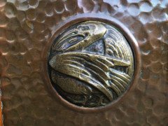 Shapland and Petter. A rare Arts Crafts trunk with stylised copper panels depicting mythical birds - Thumbnail 6