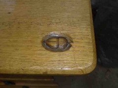 Alan Acornman Grainger. An oak chest of drawers with five drawers - Thumbnail 5