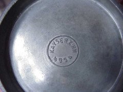 Kayserzinn. An Art Nouveau Pewter Jar & Lid with Three Stylised Handle - Thumbnail 9
