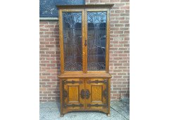 Shapland and Petter. An Arts and Crafts oak bookcase of superior quality with flaring cornice - Thumbnail 1