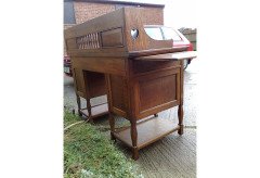 Shapland and Petter. A stunning Arts and Crafts oak desk with an upper shelf - Thumbnail 4
