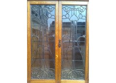 Shapland and Petter. An Arts and Crafts oak bookcase of superior quality with flaring cornice - Thumbnail 5