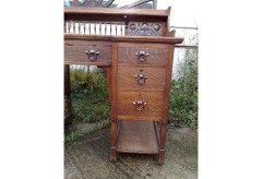 Shapland and Petter. A stunning Arts and Crafts oak desk with an upper shelf - Thumbnail 11