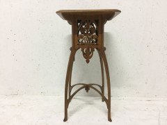 Gustave Serrurier-Bovy (style of). An Art Nouveau oak side table/plant stand - Thumbnail 1