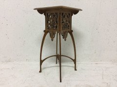 Gustave Serrurier-Bovy (style of). An Art Nouveau oak side table/plant stand - Thumbnail 2