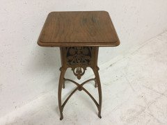 Gustave Serrurier-Bovy (style of). An Art Nouveau oak side table/plant stand - Thumbnail 3