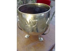 Arthur Dixon for Birmingham Guild of Handicraft. An Arts and Crafts brass jardinere - Thumbnail 2