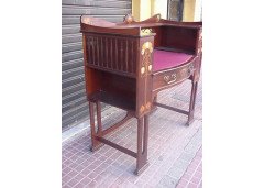 Shapland and Petter. A fantastic mahogany desk inlaid with stylised flowers of various fruit woods - Thumbnail 2