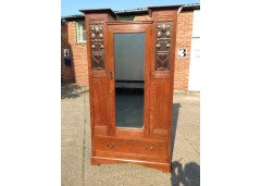 Shapland and Petter. A near pair of Arts and Crafts oak single wardrobes - Thumbnail 1