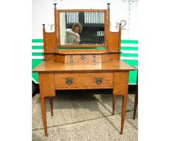 Harris Lebus. A Harris Lebus bedroom trio - Thumbnail 11