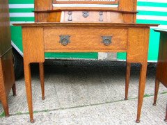 Harris Lebus. A Harris Lebus bedroom trio - Thumbnail 16