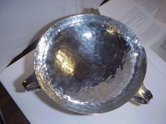 William Hutton – Arts and Crafts Hammered Silver Three-Handled Bon Bon Dish - Thumbnail 3