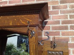 Shapland and Petter. An Arts and Crafts oak hallstand - Thumbnail 3
