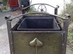 An Arts and Crafts copper coal/log box - Thumbnail 4