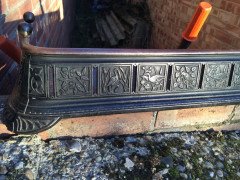 Thomas Jeckyll. An Anglo-Japanese brass and cast iron fender - Thumbnail 2