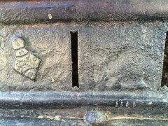 Thomas Jeckyll. An Anglo-Japanese brass and cast iron fender - Thumbnail 8