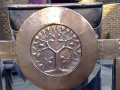An Arts and Crafts copper mirror with blue Ruskin jewels - Thumbnail 6
