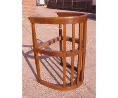 An Arts and Crafts oak tub chair - Thumbnail 4