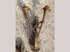 An exceptional pair Bronze wall lights of a Merboy riding a mythical Dolphin - Thumbnail 2