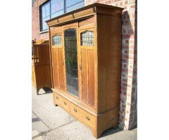 Gillow and Co. – Arts & Crafts Oak Treble Wardrobe with Ebony Floral Inlays - Thumbnail 2