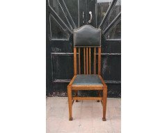 Wylie & Lochhead Attri. a Set of Four English Arts and Crafts Oak Dining Chairs - Thumbnail 2