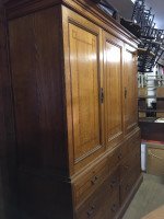 Morris & Co Attr. an Arts & Crafts Oak Treble Linen Press, Metalwork by Rathbone - Thumbnail 5