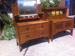 Shapland & Petter, Arts & Crafts Oak Dressing Table with Pierced Hearts - Thumbnail 2