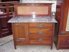 E. A. Taylor, attributed. Wylie & Lochhead Arts & Crafts Four-Piece Mahogany Bedroom Suite - Thumbnail 9