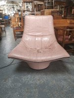 Gerard Van Den Berg for Montis, a Pale Pink 'Mantis' Swivel Armchair - Thumbnail 2