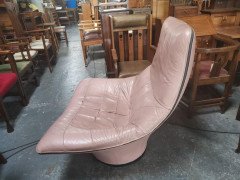Gerard Van Den Berg for Montis, a Pale Pink 'Mantis' Swivel Armchair - Thumbnail 3