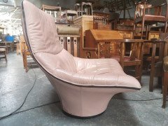 Gerard Van Den Berg for Montis, a Pale Pink 'Mantis' Swivel Armchair - Thumbnail 5