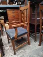 Wylie & Lochhead a Set of Five Scottish Arts & Crafts Oak Dining Chairs '4 + 1' - Thumbnail 2
