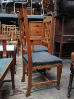 Wylie & Lochhead a Set of Five Scottish Arts & Crafts Oak Dining Chairs '4 + 1' - Thumbnail 6