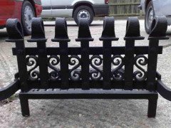 M. H. Baillie Scott Attributed, a Hand Forged Iron Grate with Integrated Andirons - Thumbnail 3