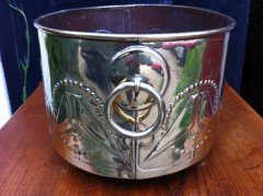 Margaret Gilmour, Attr. Arts & Crafts Brass Planter with Embossed Kissing Birds - Thumbnail 3