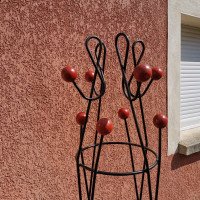 Roger Feraud, Clef De Sol Iron Hat & Coat Stand in Original Black with Red Balls - Thumbnail 6